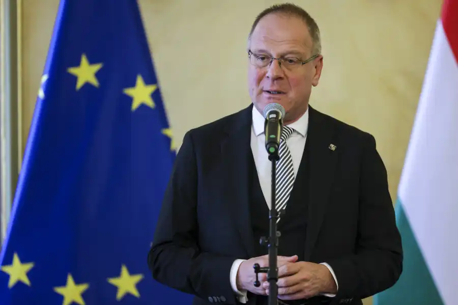 Brutális jogokat kapnak a települések Magyarországon, kirakhatják a megtelt táblát – itt a tervezet