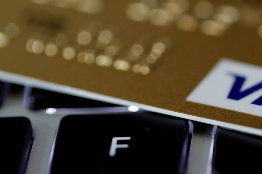 Óriási bajban vannak a hitelkártyatulajdonosok, irgalmatlan mennyiségű pénzzel tartoznak a bankoknak