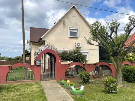 Eladó családi ház, Nyíregyháza 4 szoba 114 m² 38.5 M Ft