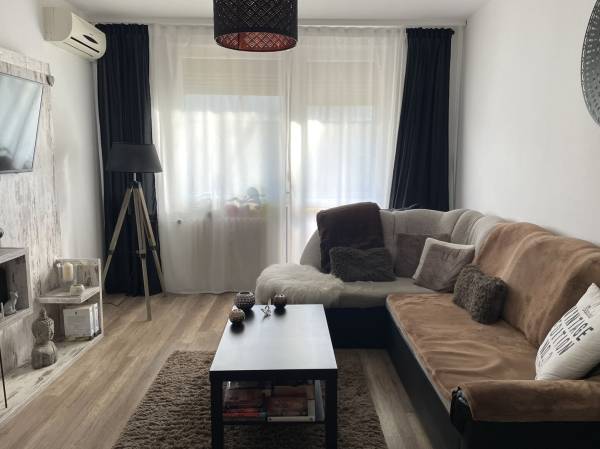 eladó panellakás, Nyíregyháza