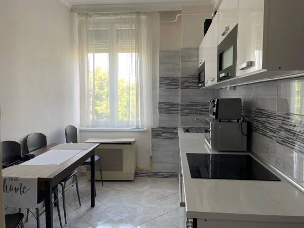 eladó téglalakás, Nyíregyháza